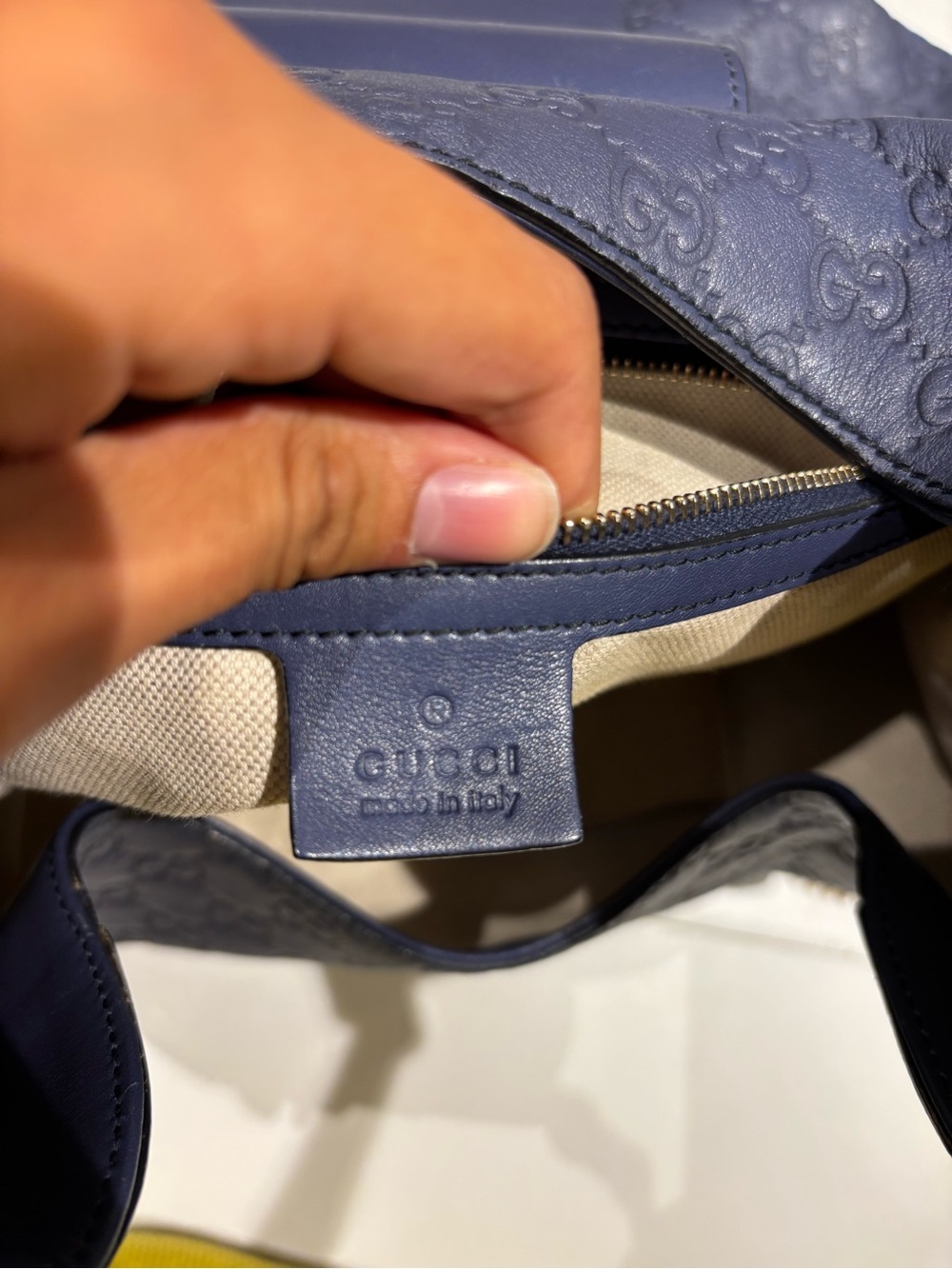 Gucci Blue Guccissima Leather Medium Emily Hobo Bag - Picture 8 of 13